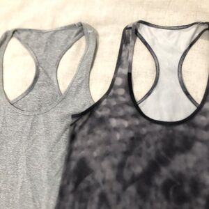 Lululemon - 2 TankTops in different shades of grey | Size 10